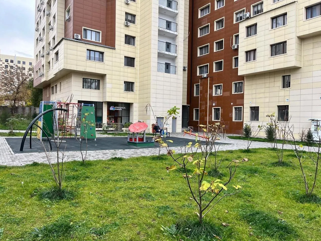 아파트 Уютная Студия Метро Райымбек 알마티